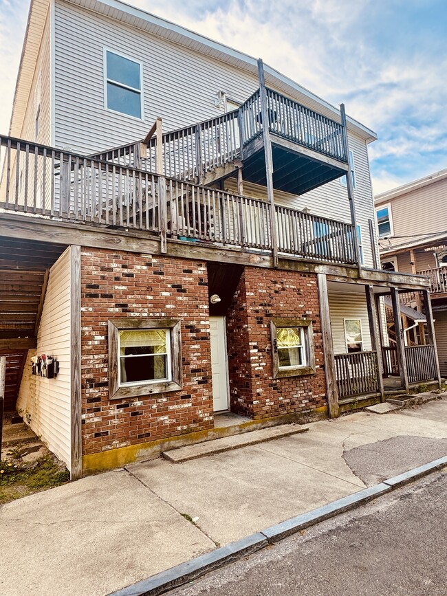 property at 50 Hunters Ave
