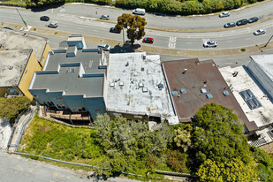 146 Portola Dr in San Francisco, CA - Foto de edificio - Building Photo