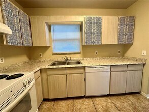 2427 NW 4th Terrace in Gainesville, FL - Building Photo - Building Photo