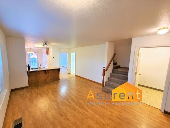 1298 Clearsprings Dr in Medford, OR - Building Photo - Building Photo