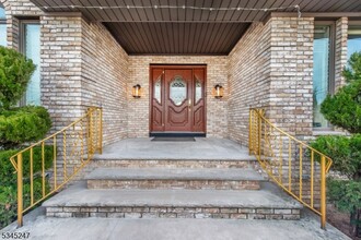 86 Garfield Pl in Totowa, NJ - Building Photo - Building Photo