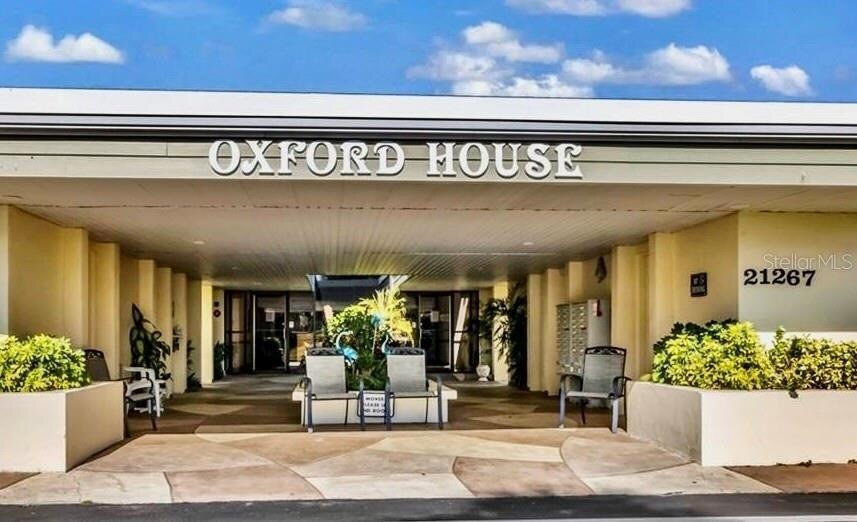 21267 Gertrude Ave, Unit 114 in Port Charlotte, FL - Foto de edificio