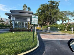 7290 Kinghurst Dr in Delray Beach, FL - Building Photo - Building Photo