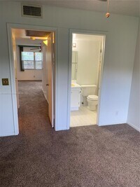 801 SW 133rd Terrace photo'