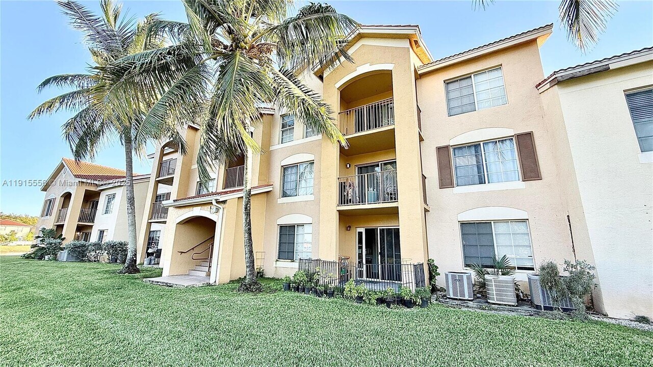 4190 San Marino Blvd in West Palm Beach, FL - Building Photo