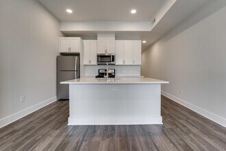 660 Grand St in Jersey City, NJ - Building Photo - Building Photo