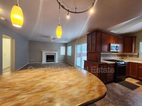 2421 Asterion Cir in Anchorage, AK - Building Photo - Building Photo