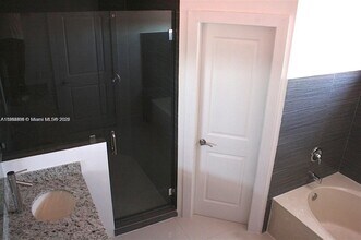 15635 SW 12th Terrace in Miami, FL - Building Photo - Building Photo