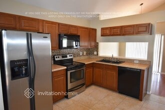 3313 Manor Cove Cir in Riverview, FL - Building Photo - Building Photo