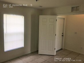 2412 Vernon Ave S-Unit -S in Lehigh Acres, FL - Building Photo - Building Photo