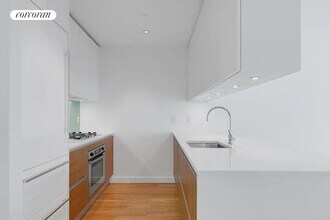 555 W 59th St in New York, NY - Building Photo - Building Photo