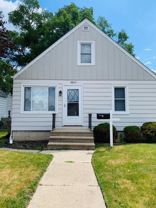 2807 26th Ave in Kenosha, WI - Building Photo