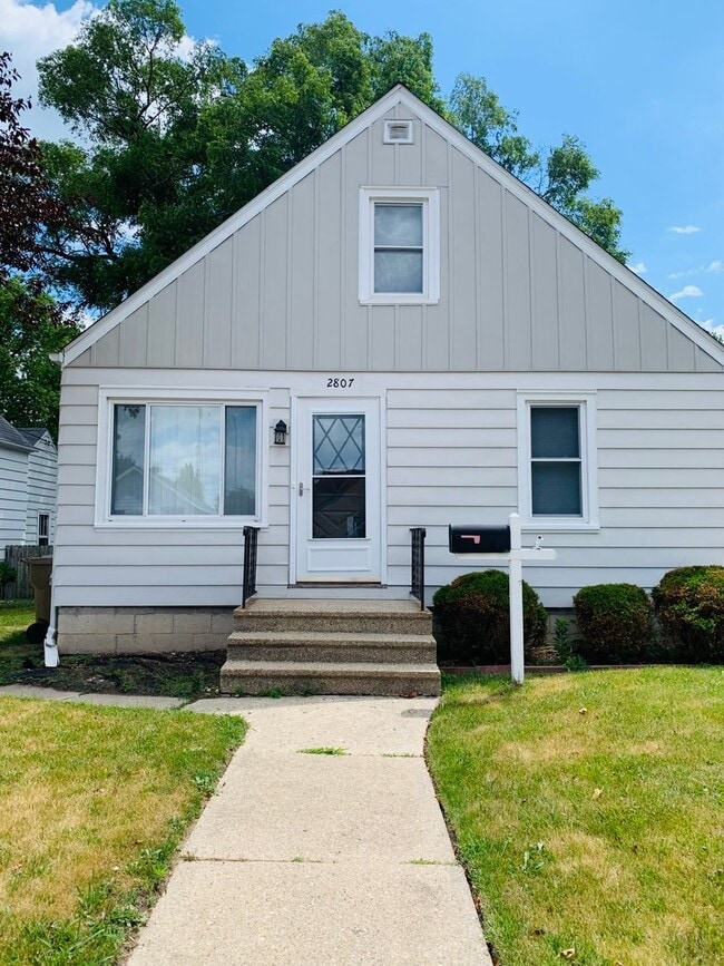 property at 2807 26th Ave