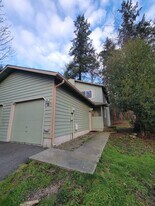 2804 Pine Rd NE in Bremerton, WA - Building Photo