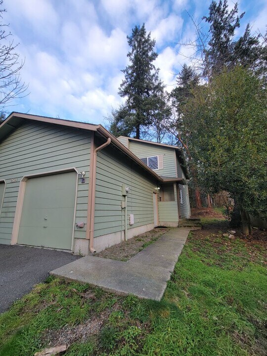2804 Pine Rd NE in Bremerton, WA - Building Photo