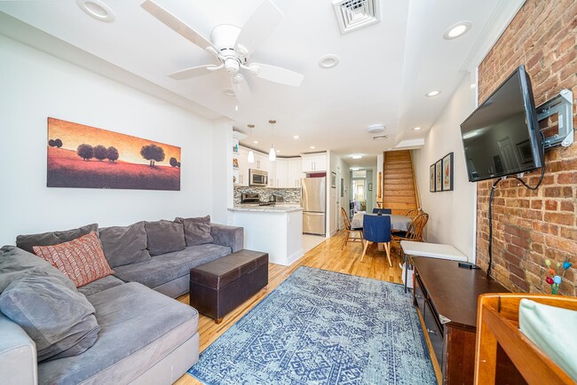 property at 815 Willow Ave