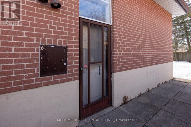 1508 Sandgate Crescent in Mississauga, ON - Building Photo - Building Photo
