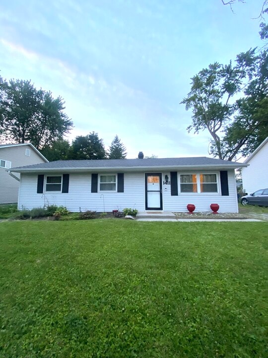 1411 Melbourne Dr in New Haven, IN - Building Photo