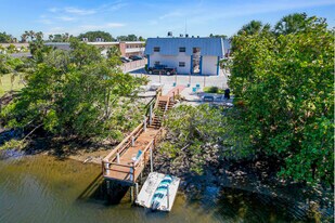 801 Hummingbird Way in North Palm Beach, FL - Building Photo