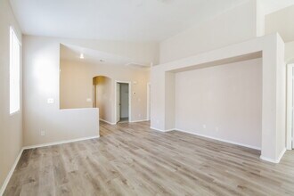 9660 Flying Eagle Ln in Las Vegas, NV - Building Photo - Building Photo