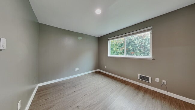 property at 1105 S Woodlawn St