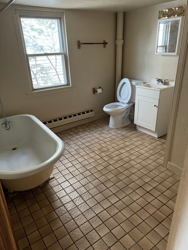 321 Washington St in Bristol, PA - Building Photo - Building Photo