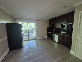 373 Stone Mountain St, Unit E1 in Lawrenceville, GA - Building Photo