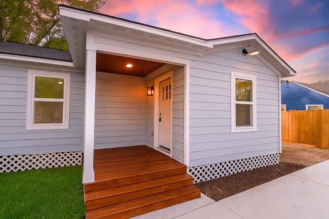 312 Maple Ave in Pasadena, TX - Building Photo - Building Photo