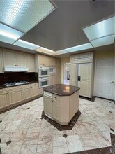 18338 Charlton Ln in Los Angeles, CA - Building Photo - Building Photo