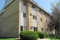 Centennial Plaza Senior Apartments in Le Center, MN - Building Photo - Building Photo