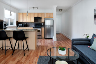 10172-113 113 St in Edmonton, AB - Building Photo - Building Photo