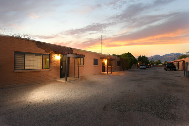 4535 E Bellevue St in Tucson, AZ - Building Photo - Building Photo