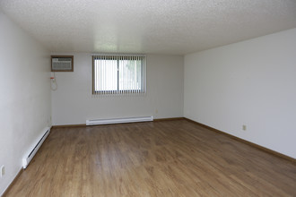 South Forks III Apartments in Grand Forks, ND - Building Photo - Interior Photo