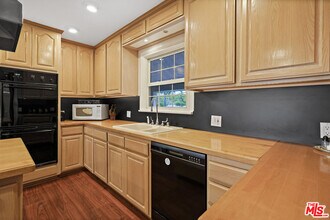 29637 Pacific Coast Hwy in Malibu, CA - Building Photo - Building Photo