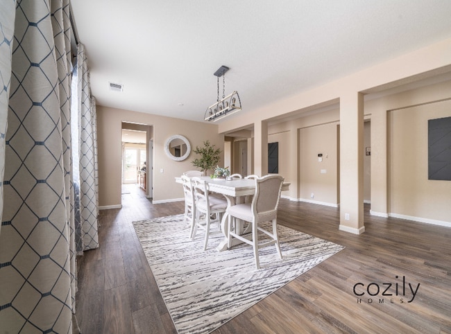 4027 Toulon Ct in Merced, CA - Foto de edificio - Building Photo