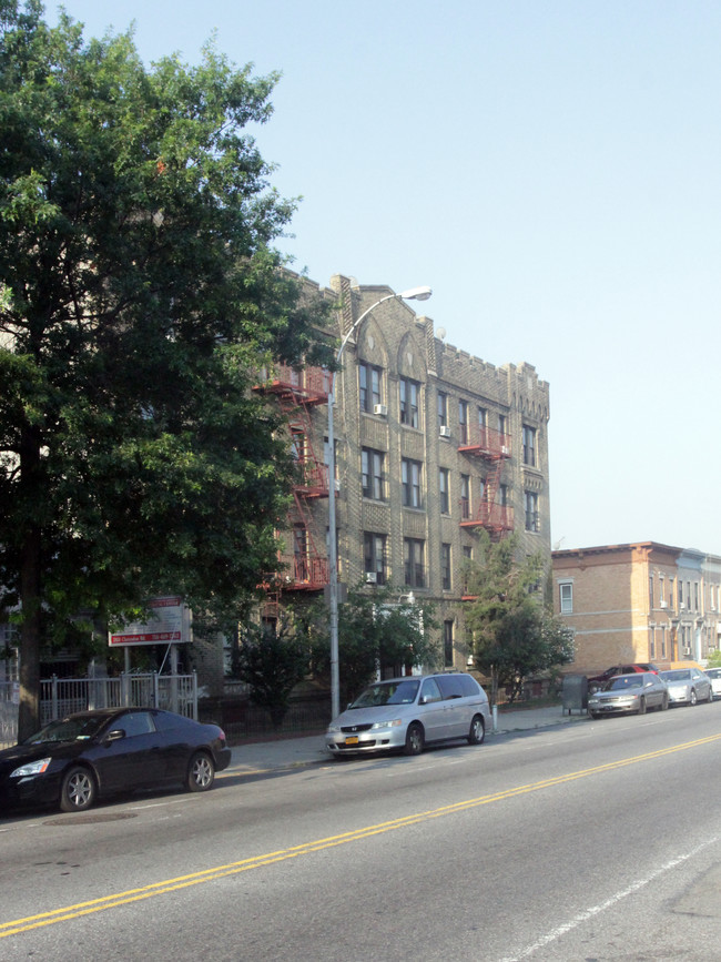 2802 Clarendon Rd in Brooklyn, NY - Building Photo - Building Photo