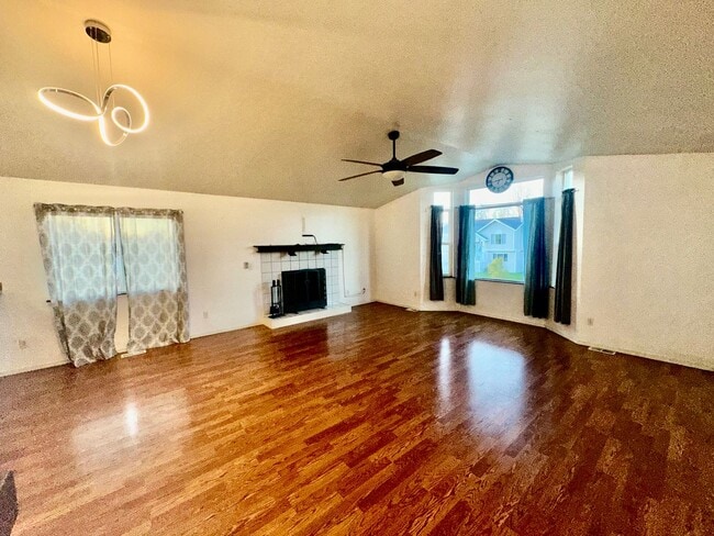 property at 1220 Woodstock Dr
