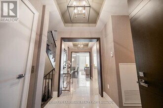 29 Queens Quay E in Toronto, ON - Building Photo - Building Photo