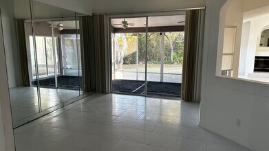 5749 Cactus Cir in Spring Hill, FL - Foto de edificio - Building Photo