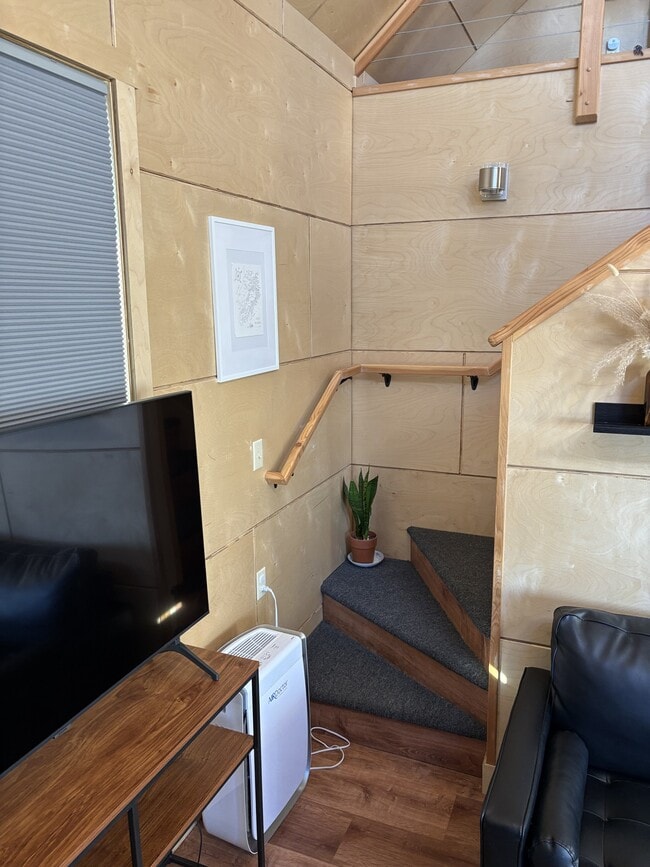 1176 Virginia Lynn Wy in Homer, AK - Building Photo - Building Photo