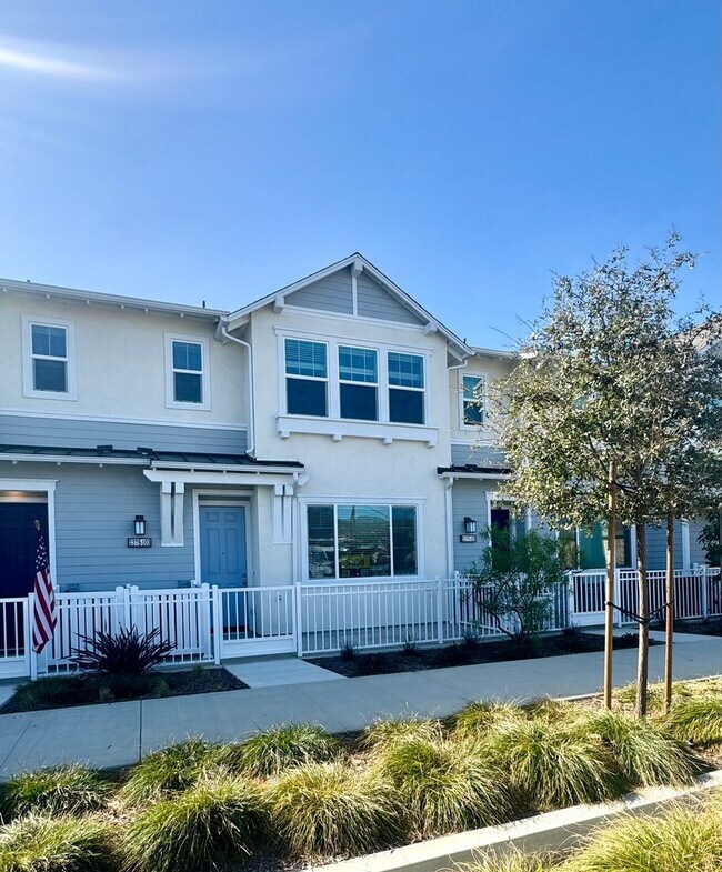 2378 Channel Dr in Ventura, CA - Building Photo - Building Photo