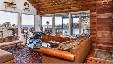 6 Crowninshield Rd in Marblehead, MA - Foto de edificio - Building Photo