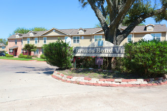 Brazos Bend Villa in Richmond, TX - Building Photo - Building Photo