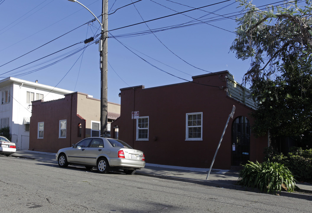 1844-1858 11th Ave in Oakland, CA - Foto de edificio