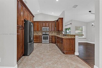 5621 Carriage Ln in Davie, FL - Building Photo - Building Photo