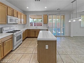 9505 Delivery Ave in Las Vegas, NV - Building Photo - Building Photo