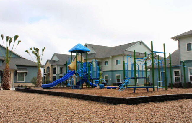 Glen Oak Apartments in Corpus Christi, TX - Building Photo - Building Photo