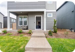 1400 S 29th Blvd in Cornelius, OR - Building Photo