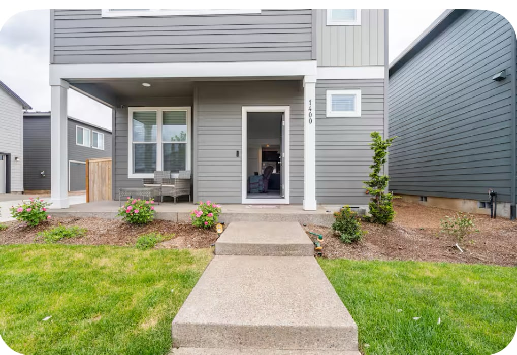 1400 S 29th Blvd in Cornelius, OR - Foto de edificio