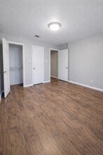 182 Oak Terrace in Seguin, TX - Foto de edificio - Building Photo